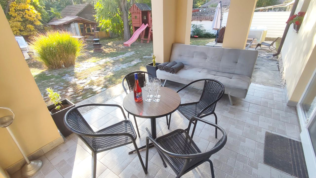 szechenyi-apartman terasz-2025-079